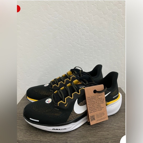 Nike Air Zoom Pegasus 41
Pittsburgh Steelers Running Shoes
 Size 13 NWT - Picture 4 of 6
